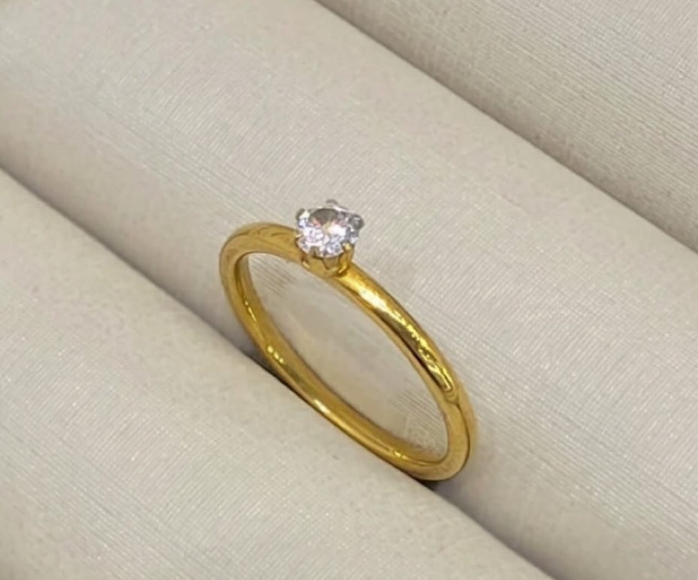 Anel Clássico Ponto de luz - Semijoia Ouro 18k