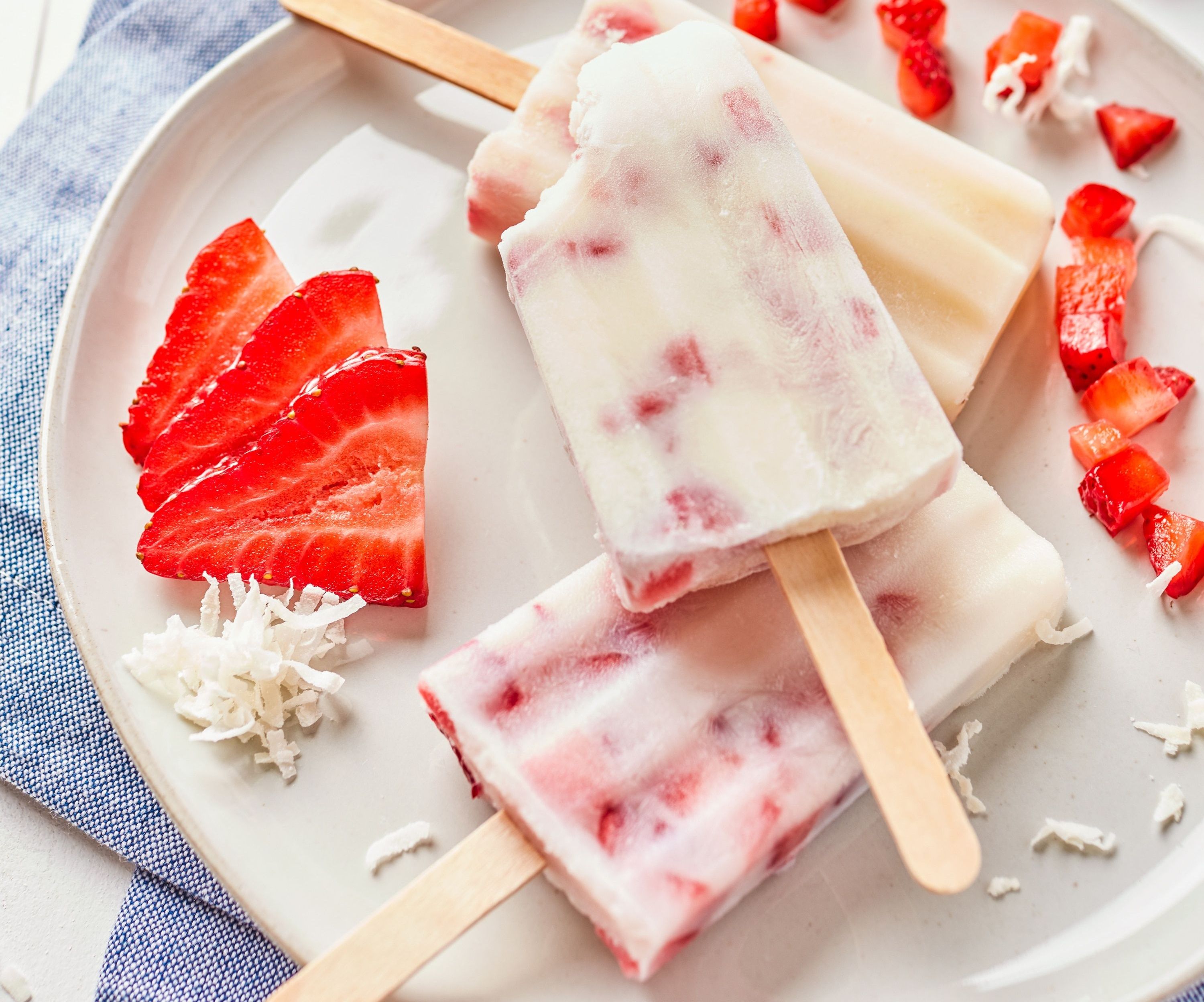 Paleta Mediana Fresa con crema entera