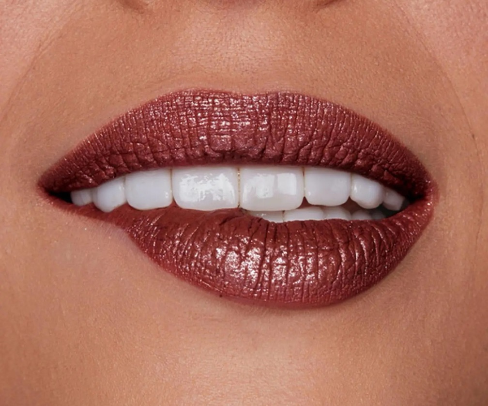 Batom Líquido Matte Glitter Effect Avon Power Stay Nude Iluminado - 7ml