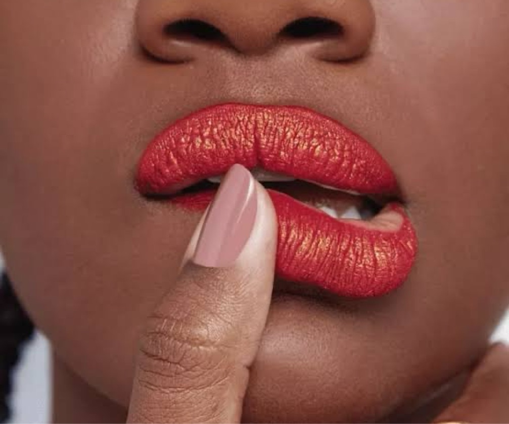 Batom Líquido Matte Glitter Effect Avon Power Stay Cereja Brilhante - 7ml