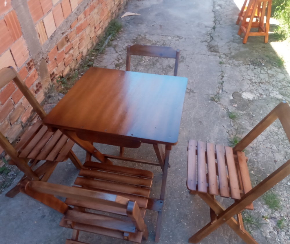 Jogo mesa e cadeiras dobraveis