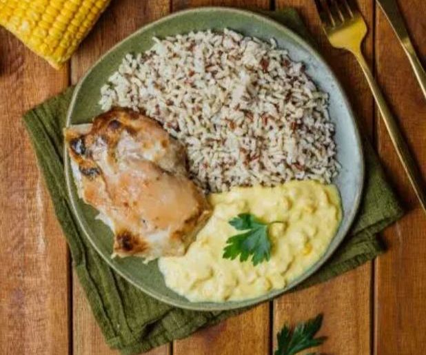 Marmita de sobrecoxa + Creme de Milho + Arroz Integral
