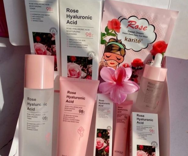 Cajita de rosas y acido hialuronico bioaqua 5 productos