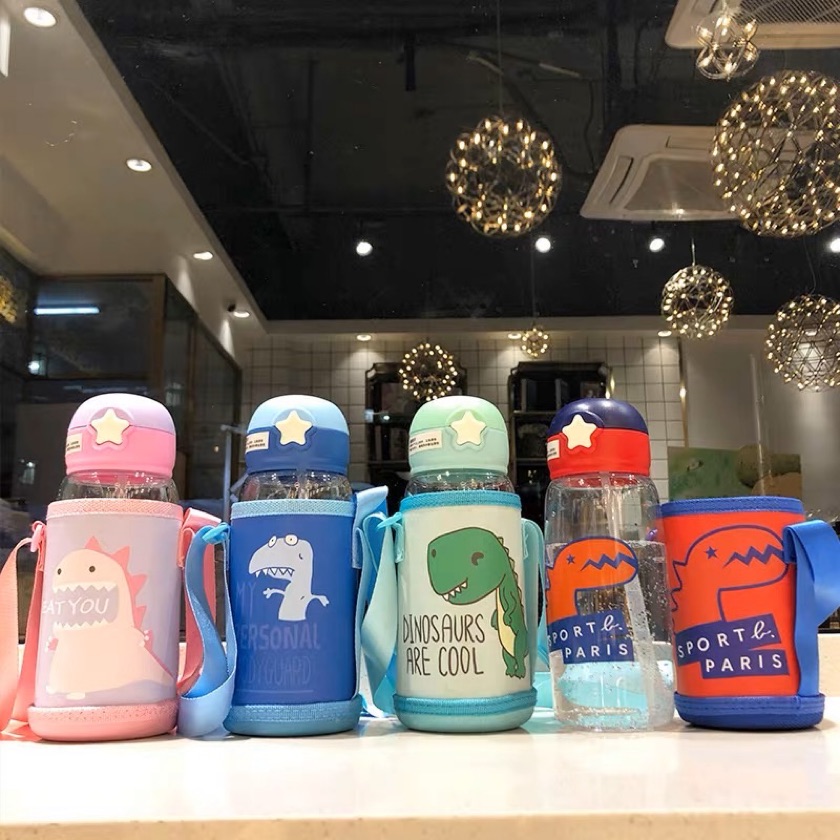 Botilo infantil con funda DINOS