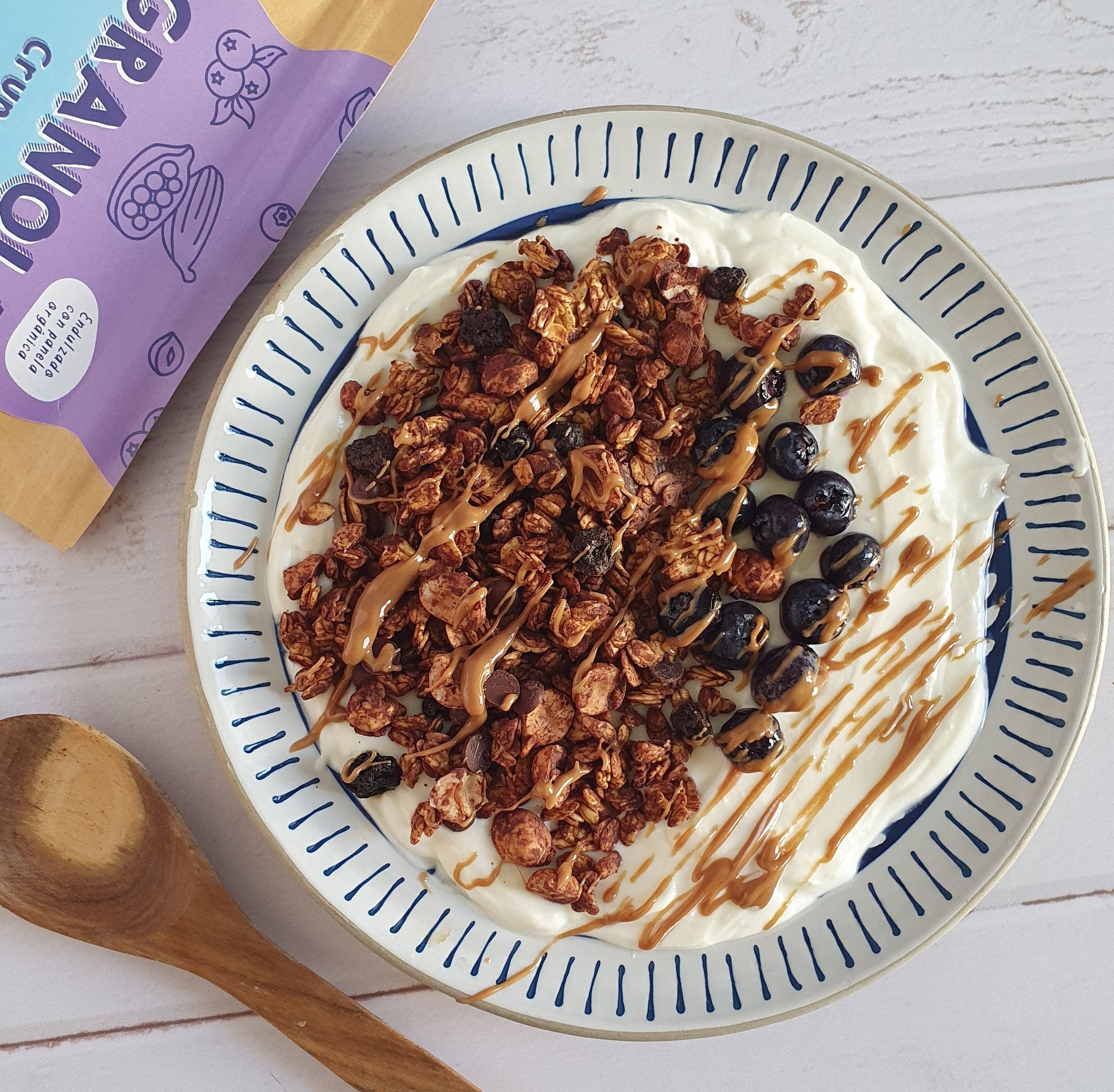 Granola con 🍫 blueberries y avellana