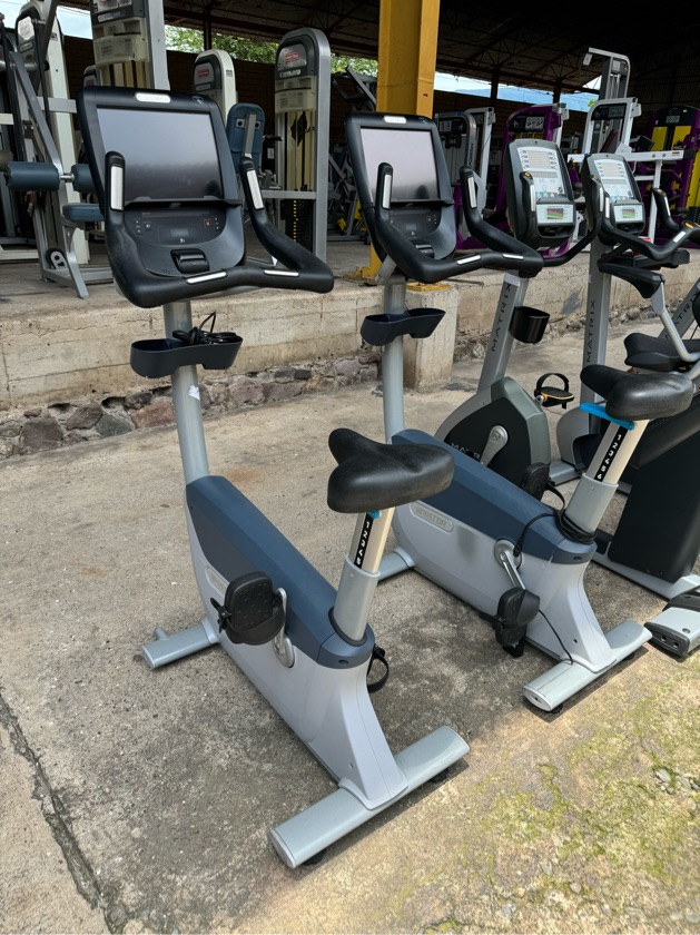 Bicicleta Vertical Precor UBK 835 P82