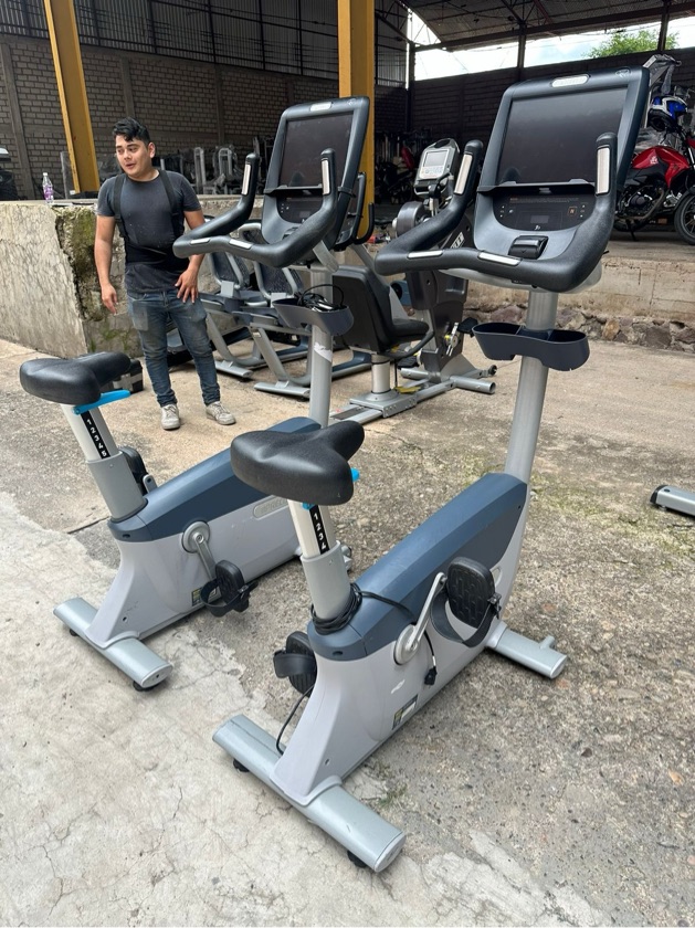 Bicicleta Vertical Precor UBK 835 P82