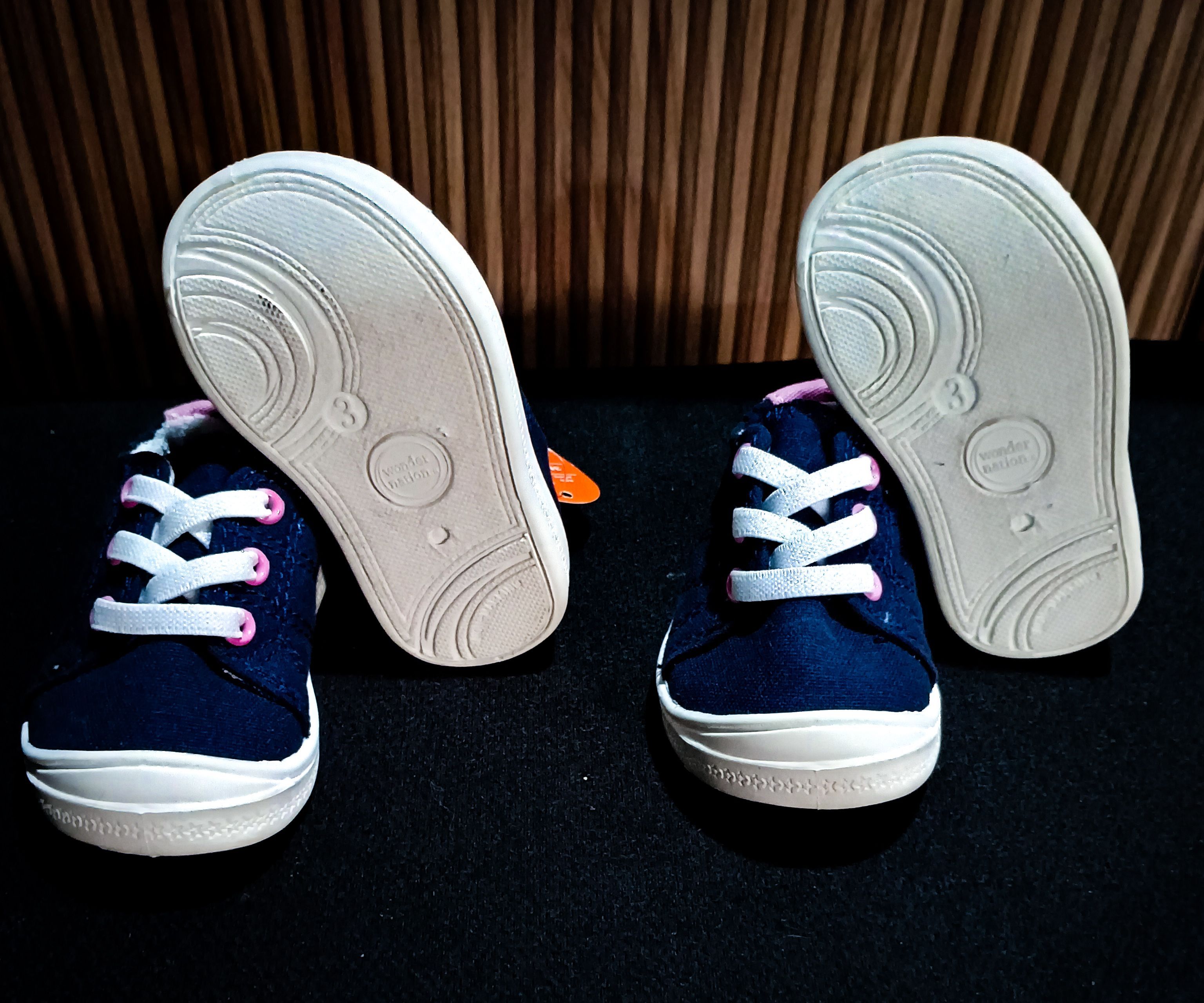 2x1 Wonder Nation Casual Bump Toe Sneakers en color azul Talla 3 Meses