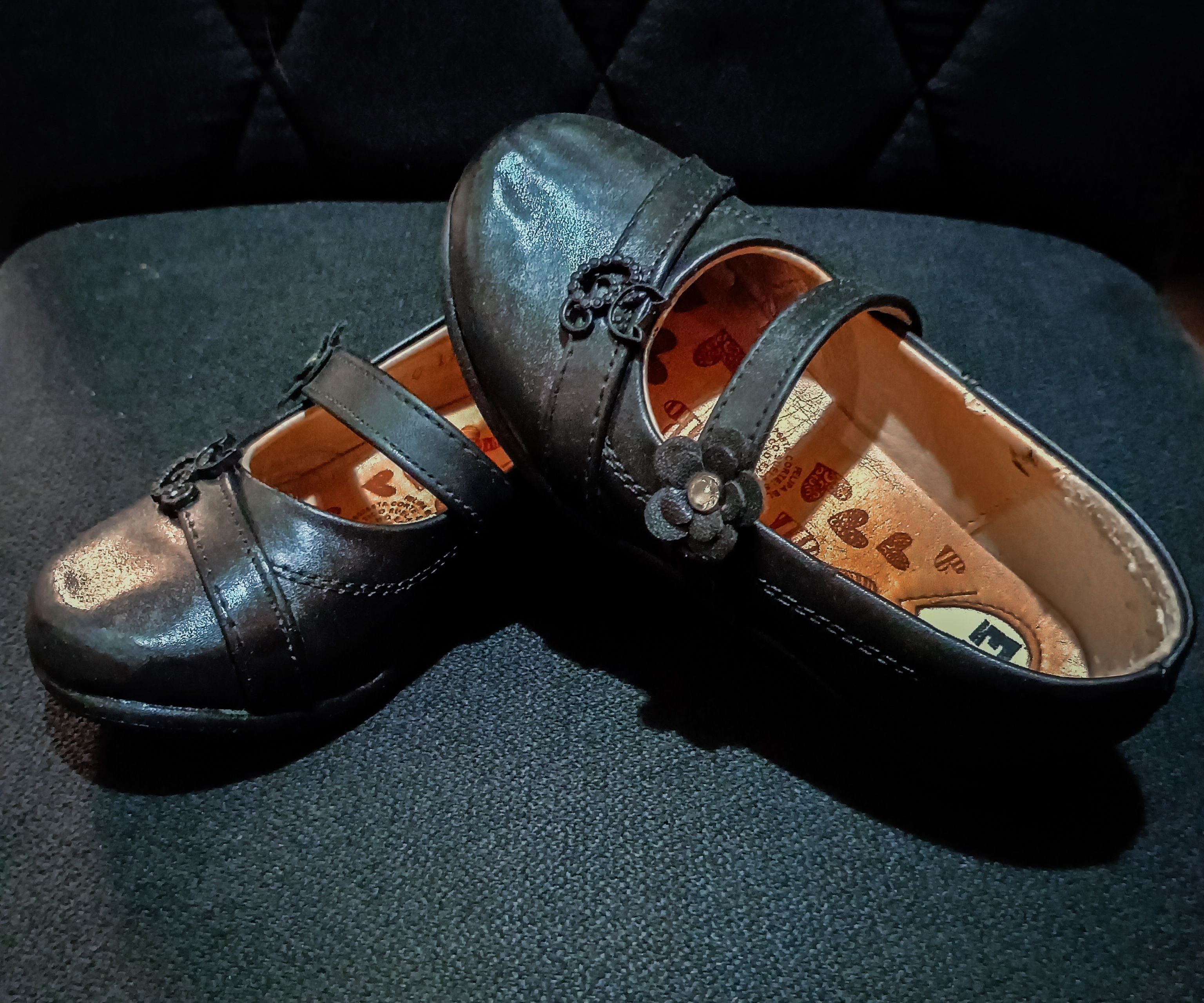 "PROMOCIÓN 2X1" LLÉVATE ESTOS ZAPATOS NEGROS TALLA 17 MX Y PLATEADOS TALLA 17.5 MX