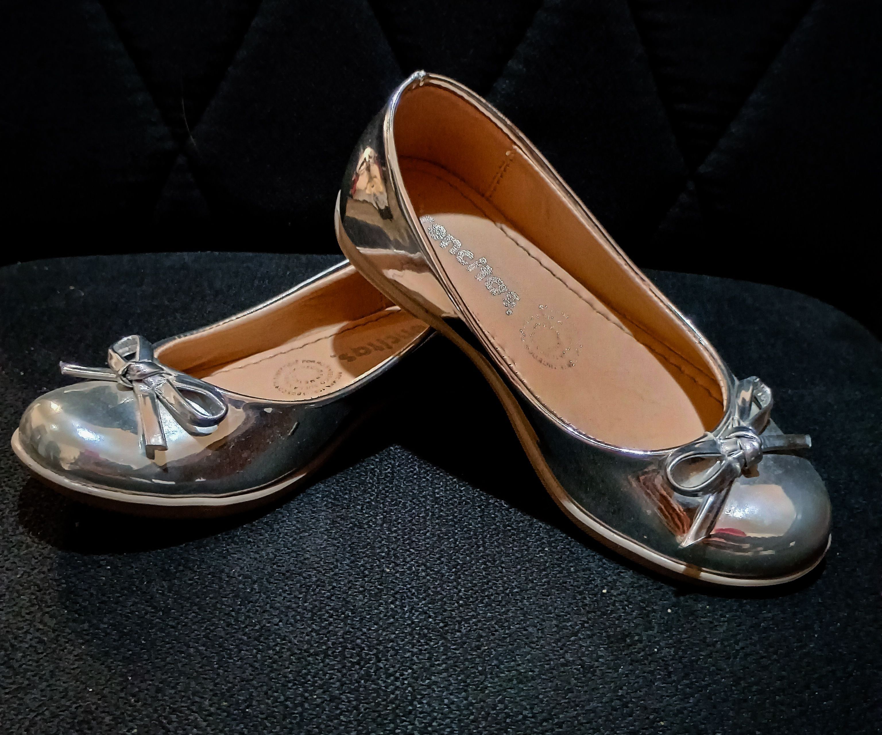 "PROMOCIÓN 2X1" LLÉVATE ESTOS ZAPATOS NEGROS TALLA 17 MX Y PLATEADOS TALLA 17.5 MX