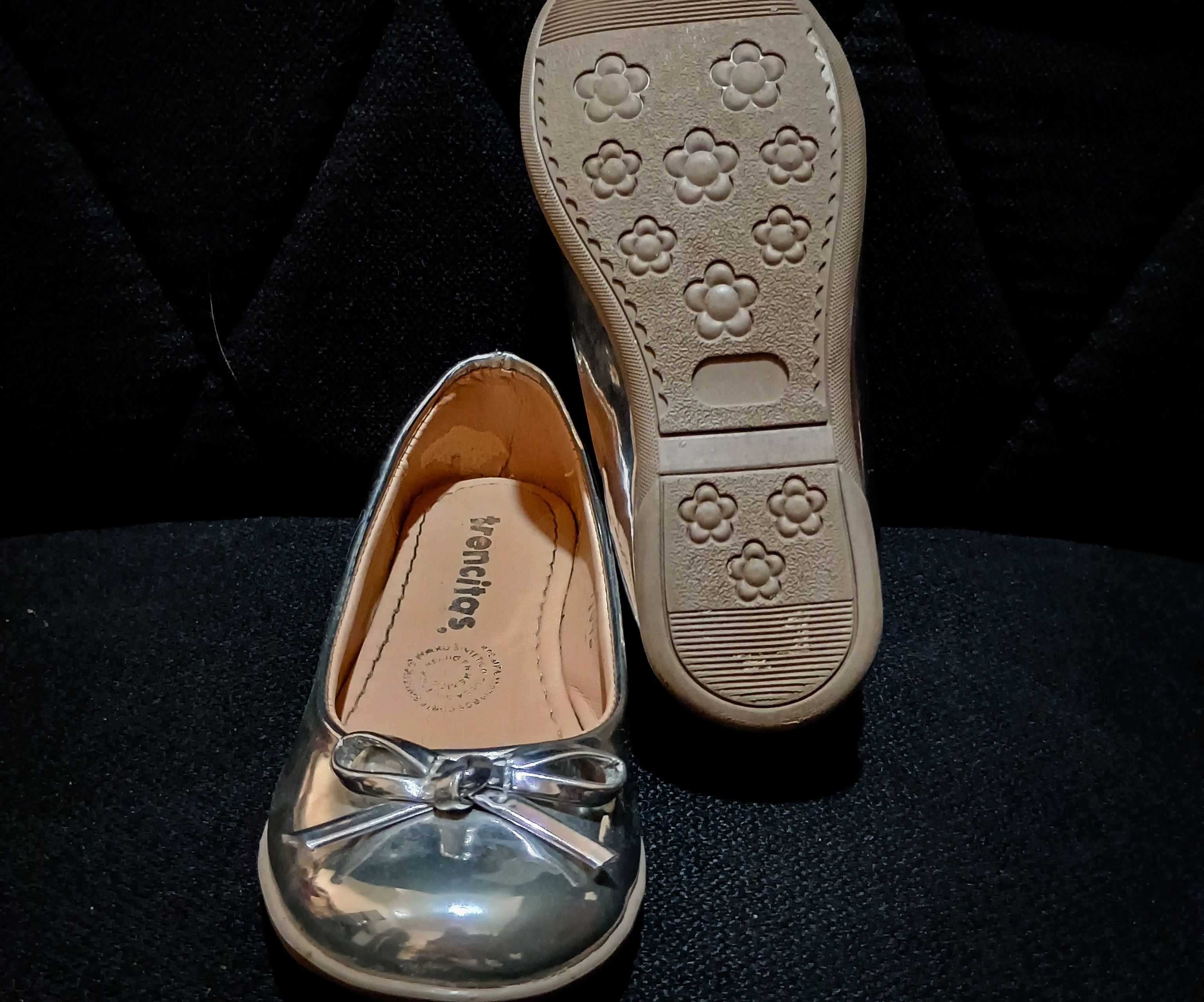 "PROMOCIÓN 2X1" LLÉVATE ESTOS ZAPATOS NEGROS TALLA 17 MX Y PLATEADOS TALLA 17.5 MX