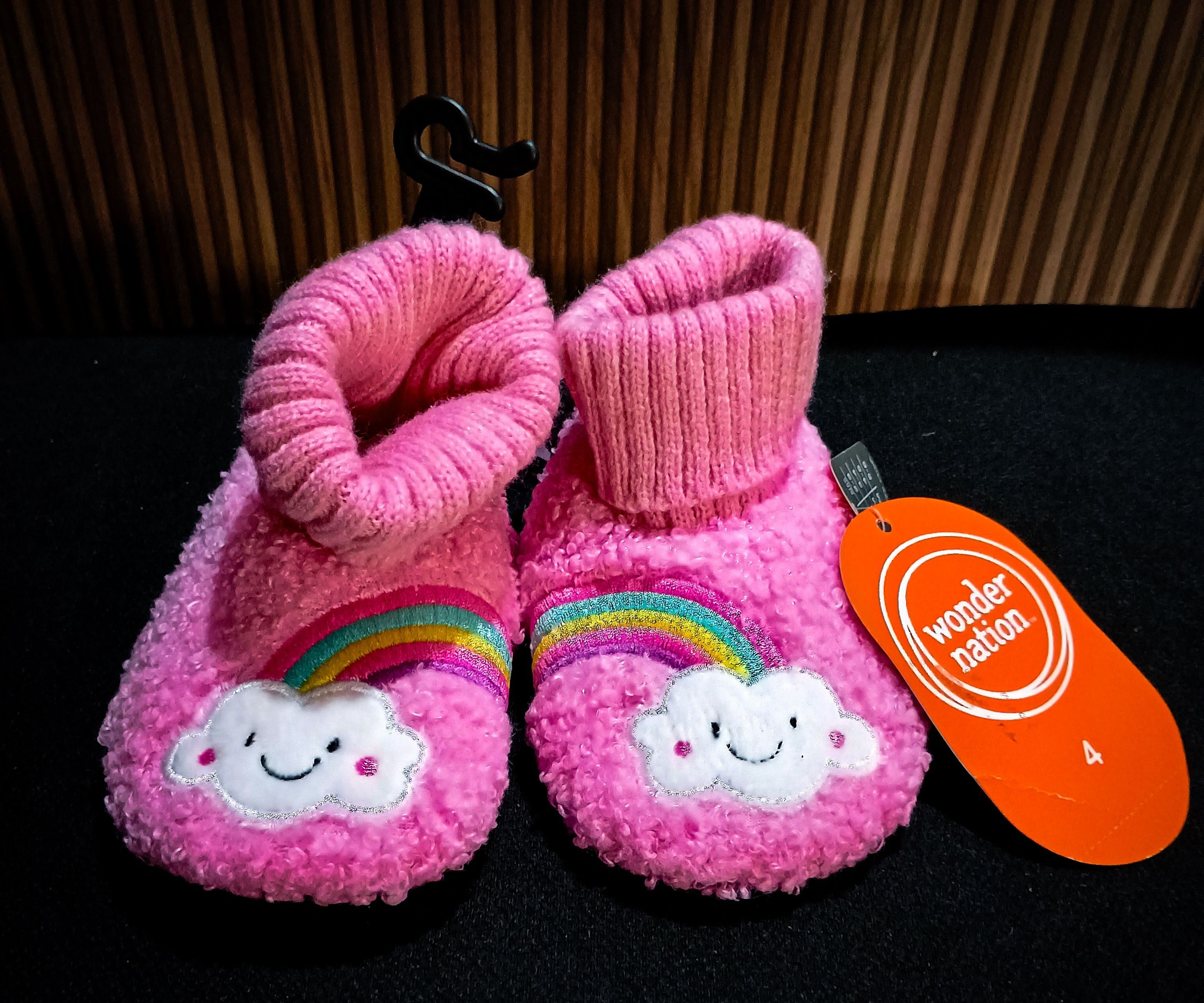 Pantuflas Wonder Nation para niños pequeños - Rosa arcoíris Talla 6 Meses