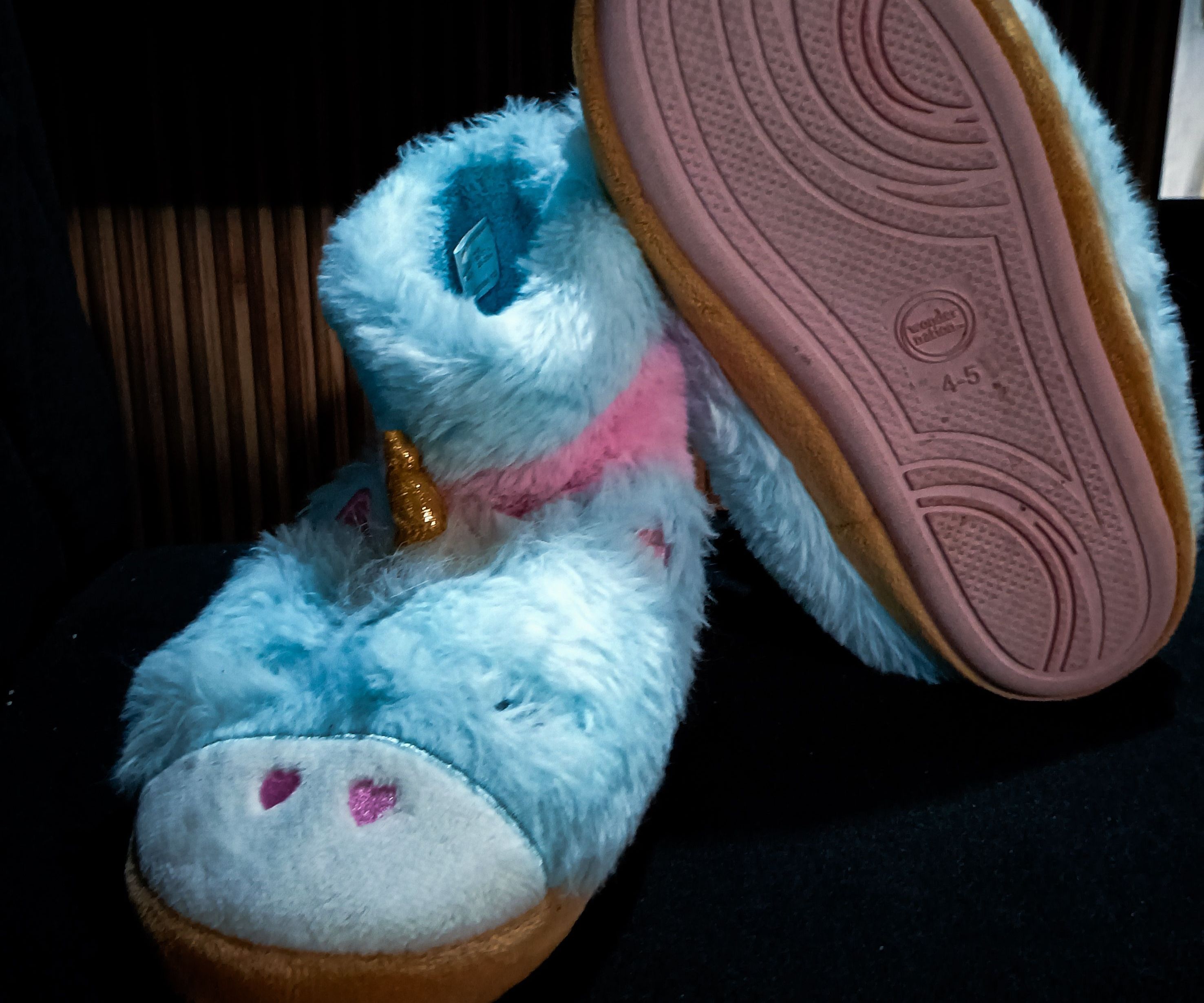 Pantuflas de unicornio Wonder Nation, Talla 3.5