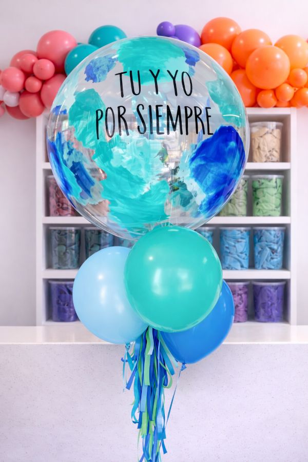 Bouquet Blue Romance. Arreglo de globos con helio totalmente personalizado