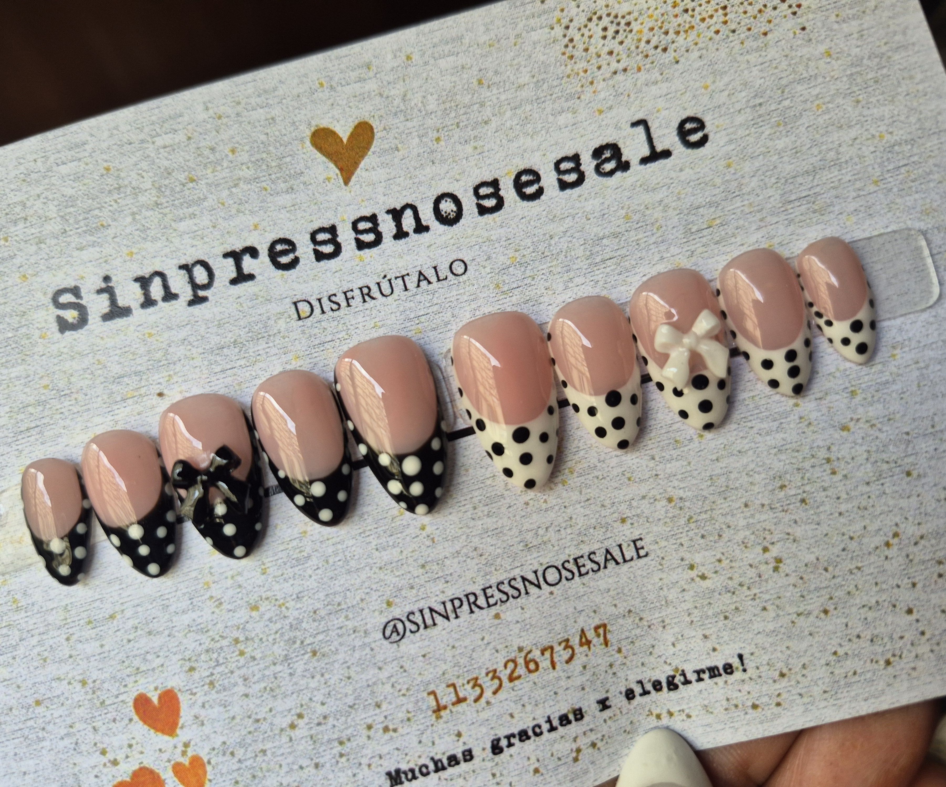 💖 SET 1 – Nude + negro con lunares y moños
Nombre: Paris Chic
✨ Elegante, clásico y coqueto. Un infaltable.