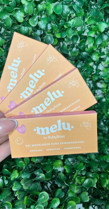 Gel modelador para sobrancelhas