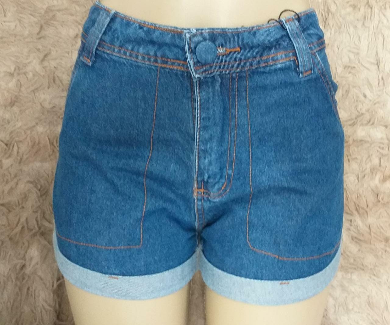 Short Jeans AYRAM Cintura alta Botão emcapado N.36