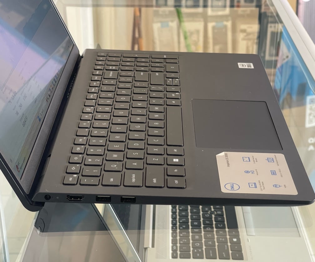 LAPTOP DELL Inspiron 15 3000