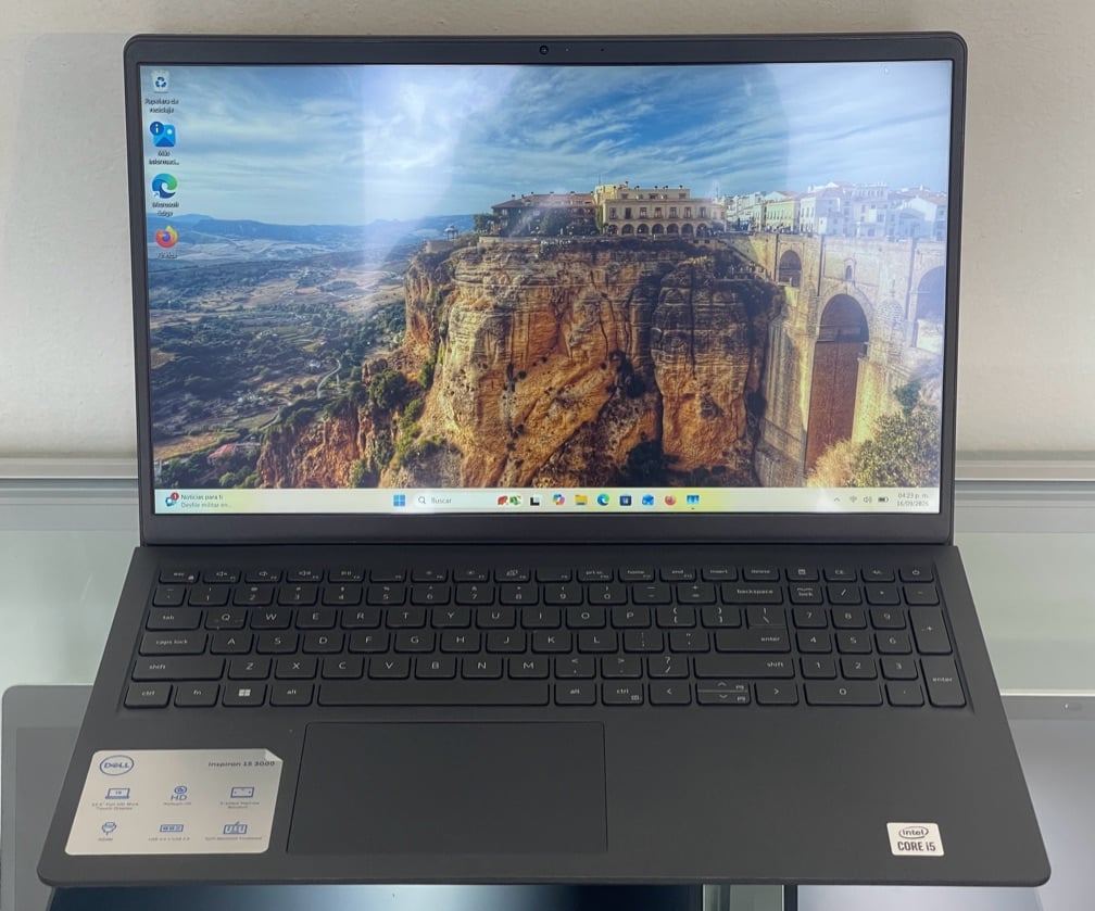LAPTOP DELL Inspiron 15 3000