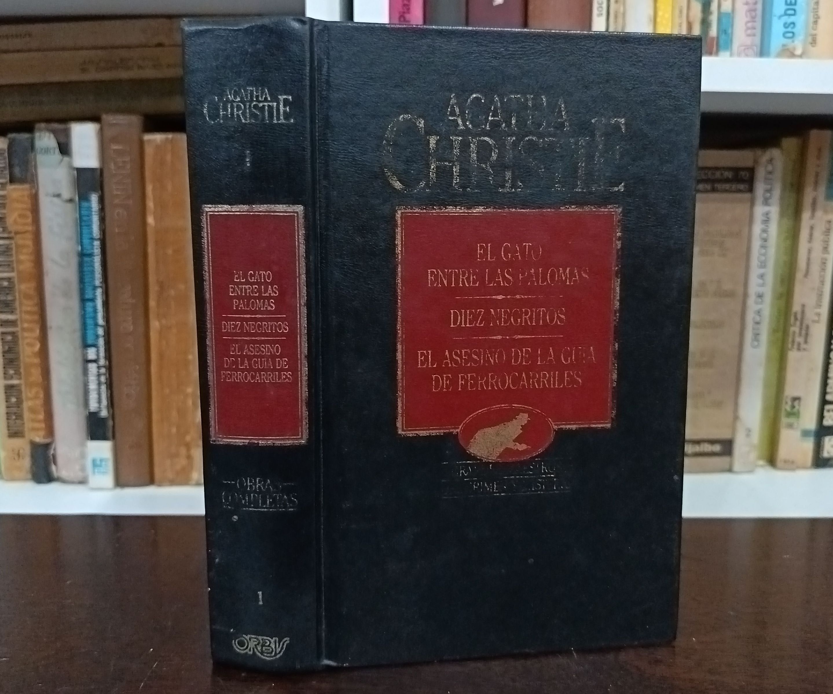 Agatha Christie - El Gato Entre Las Palomas / Diez Negritos / El Asesino De La Guia De Ferrocarriles