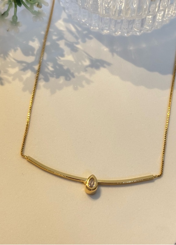 Chocker Meio Aro com Zircônia Gota