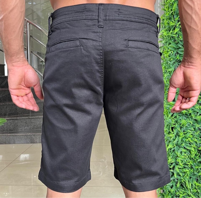 Bermuda Titus Preto