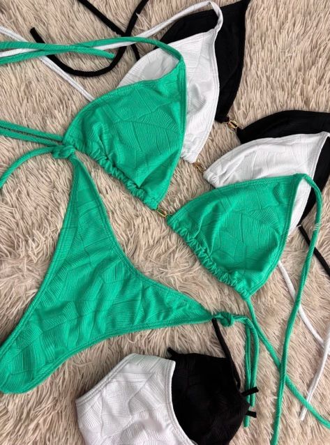 BIKINI ANKARA | Bikini triangulito texturada mahe con detalle + less para atar