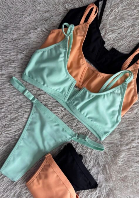 BIKINI LOLA | Top con V + less regulable
