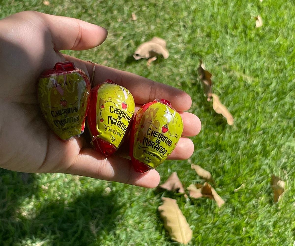 Brilho labial Cheirinho de Morango Vivia