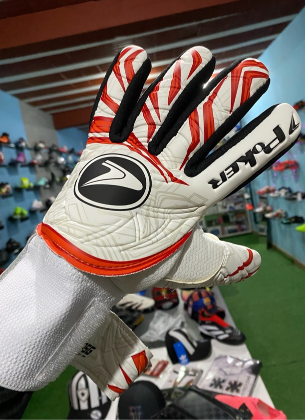Luva Goleiro Poker Profissional Cyclone