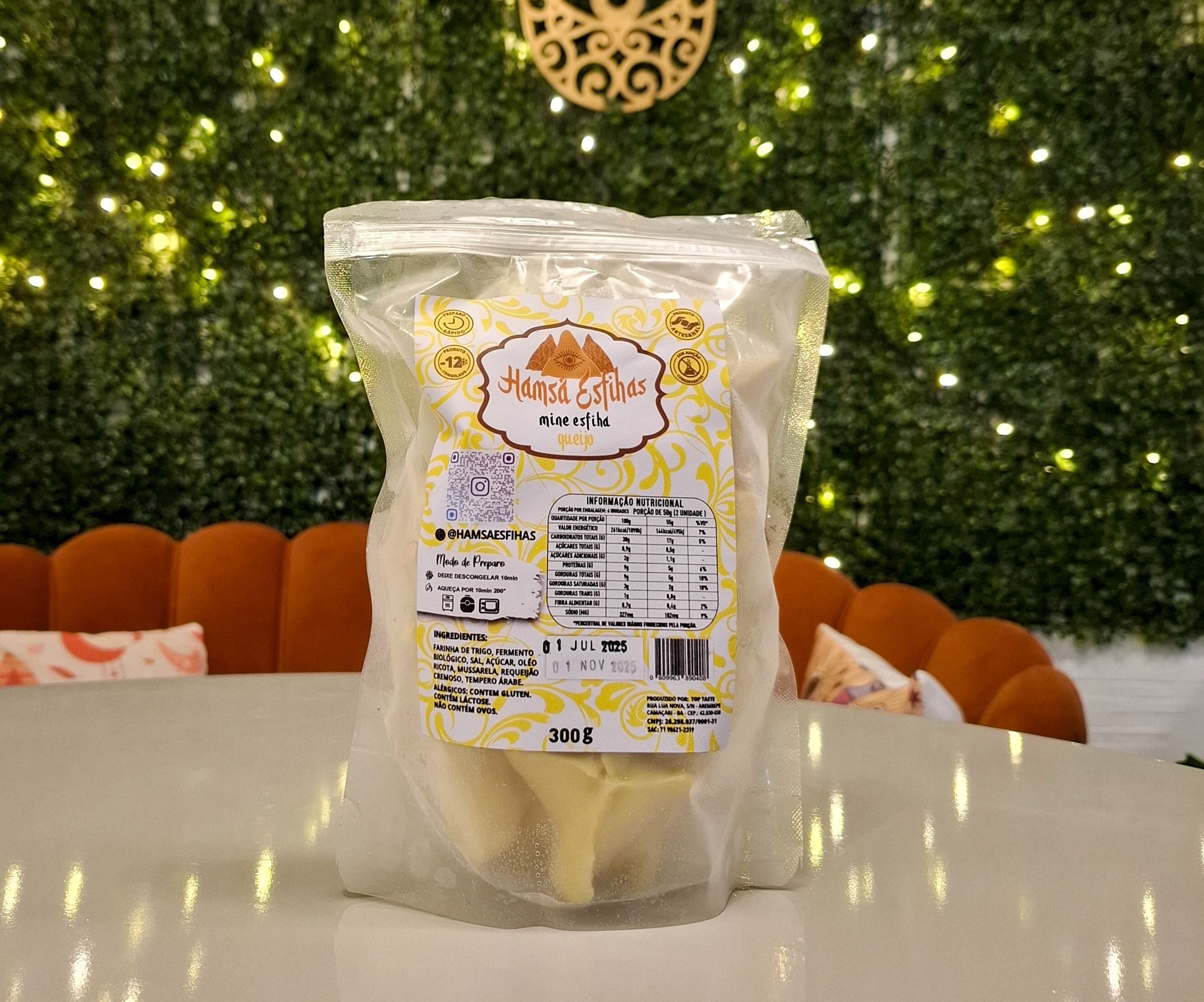 Mini Esfiha de Queijo