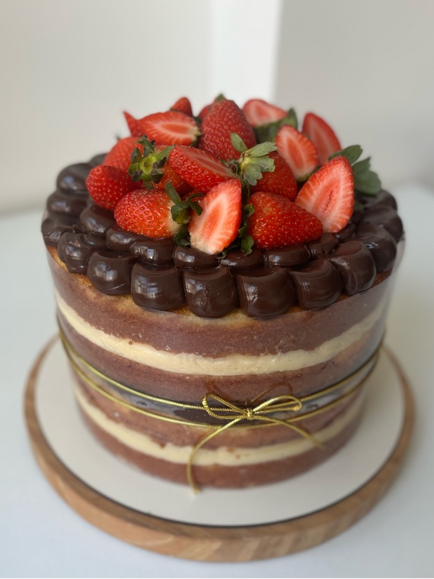 Naked cake