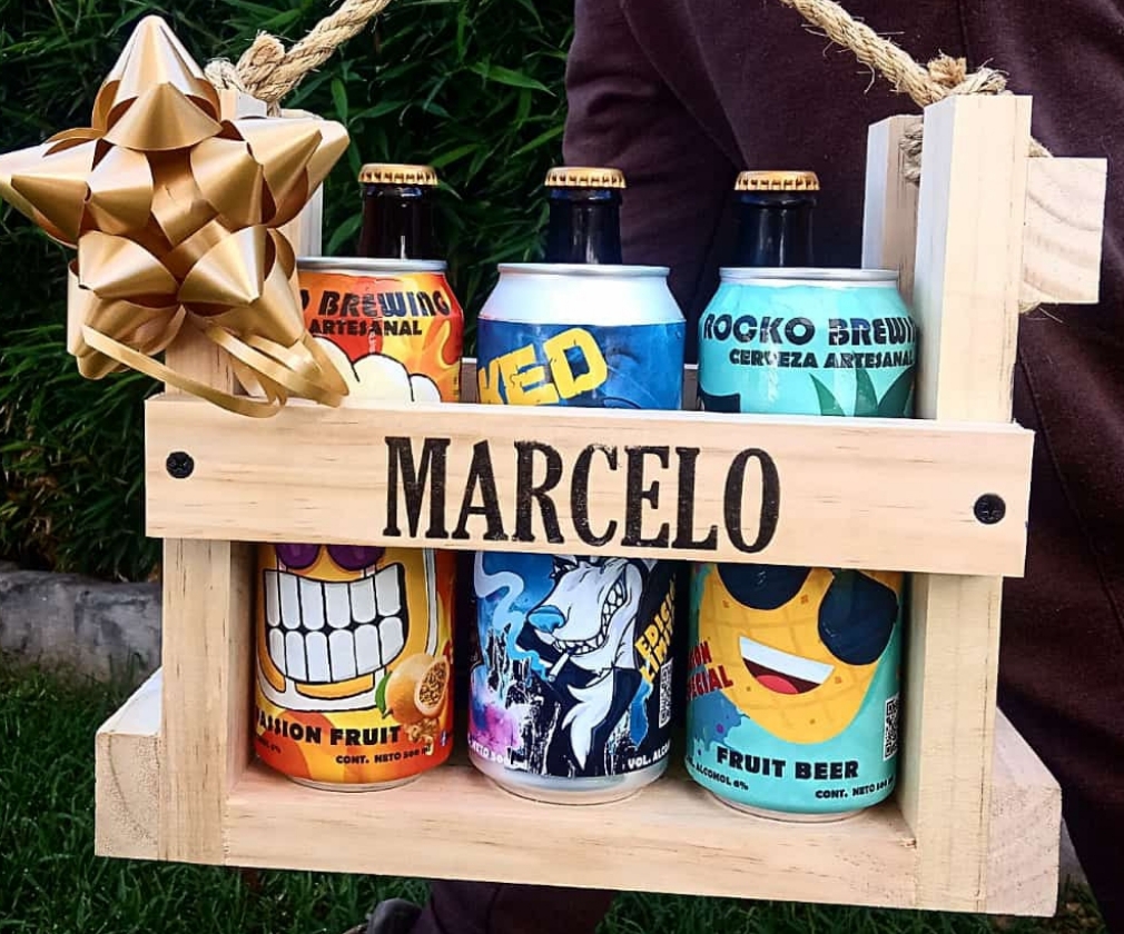 Six pack de madera (3 botellas -3 latas)