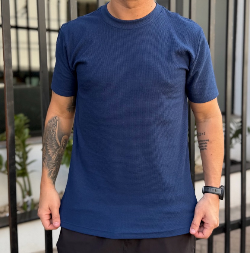 CAMISETA BÁSICA TEXTURIZADA