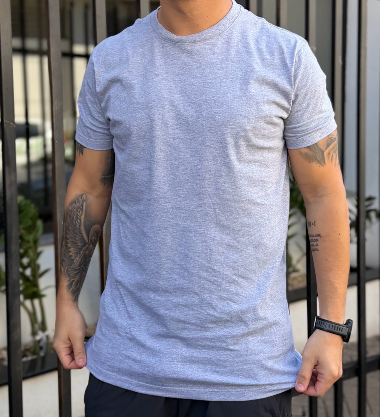 CAMISETA BÁSICA