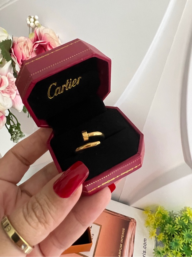 101- Anel Cartier Parafuso liso - ouro
