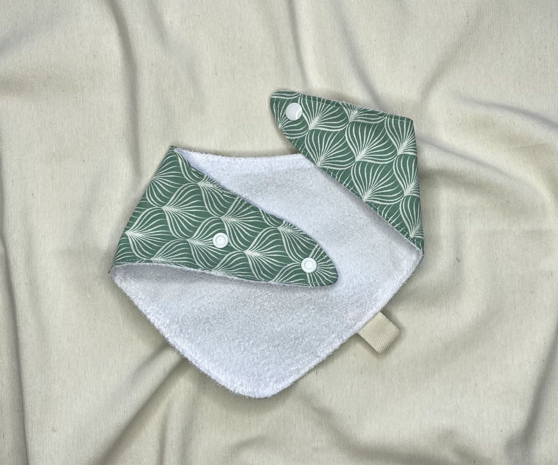 BABERO BANDANA - CONCHAS AZULES
