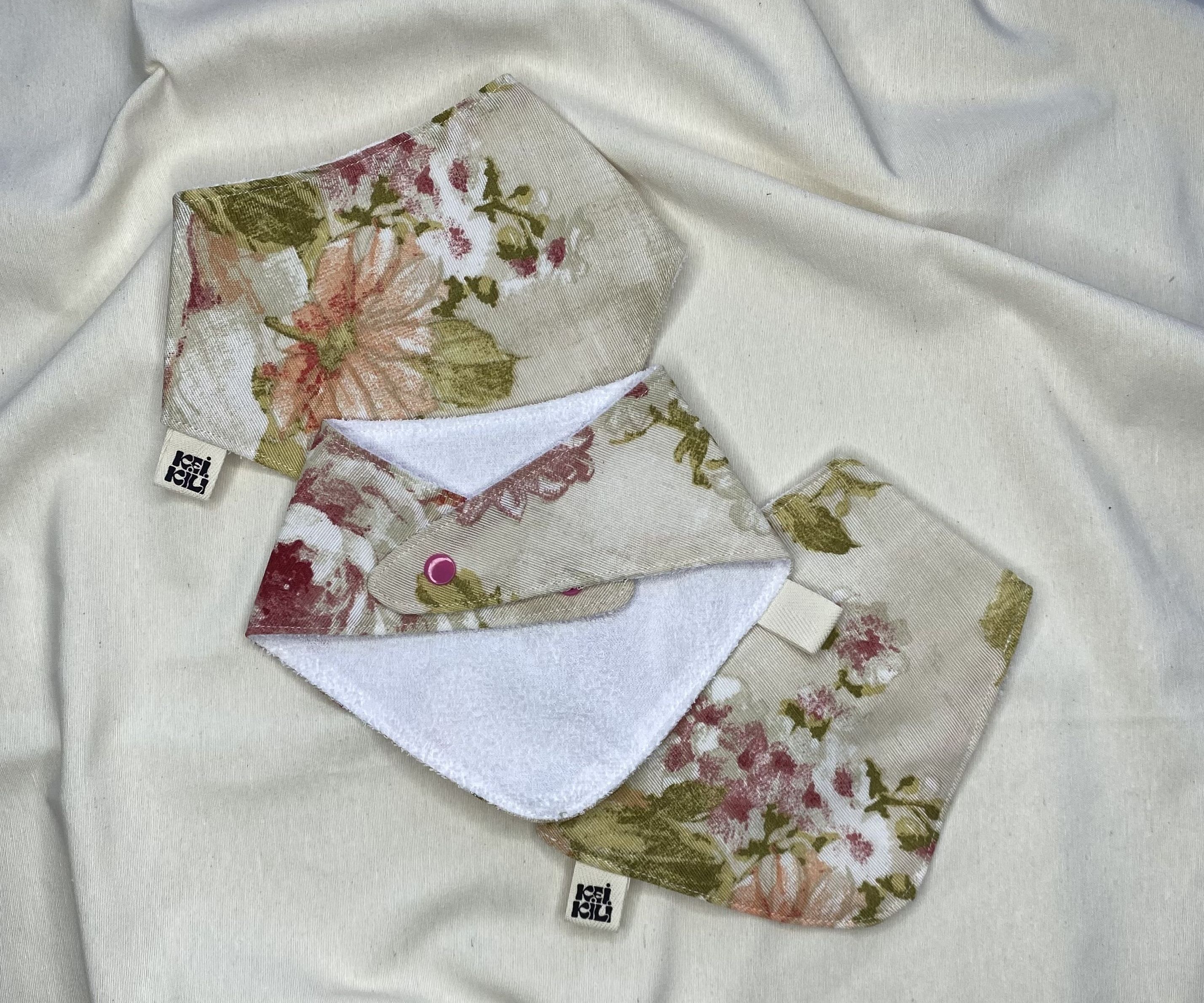 BABERO BANDANA - FLORES