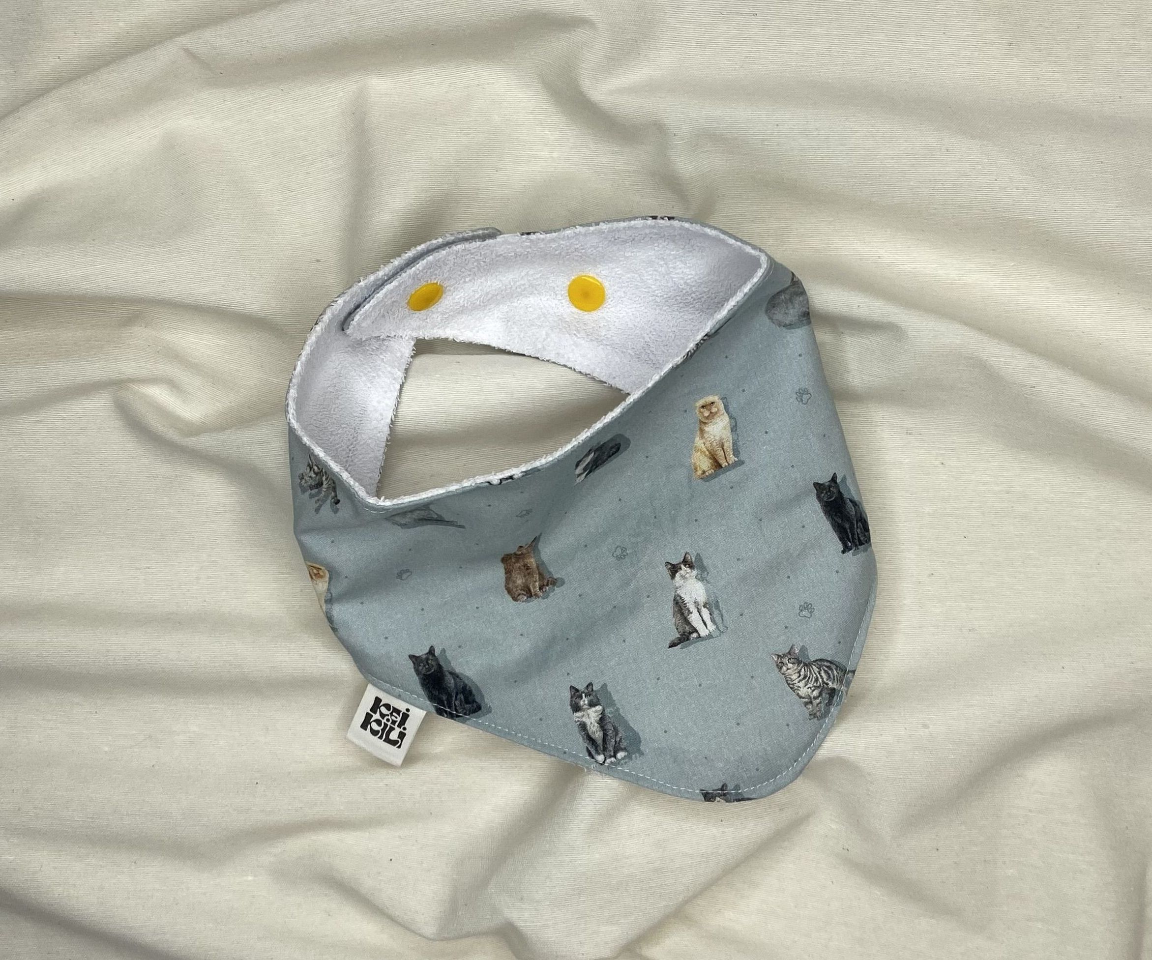 BABERO BANDANA - GATOS