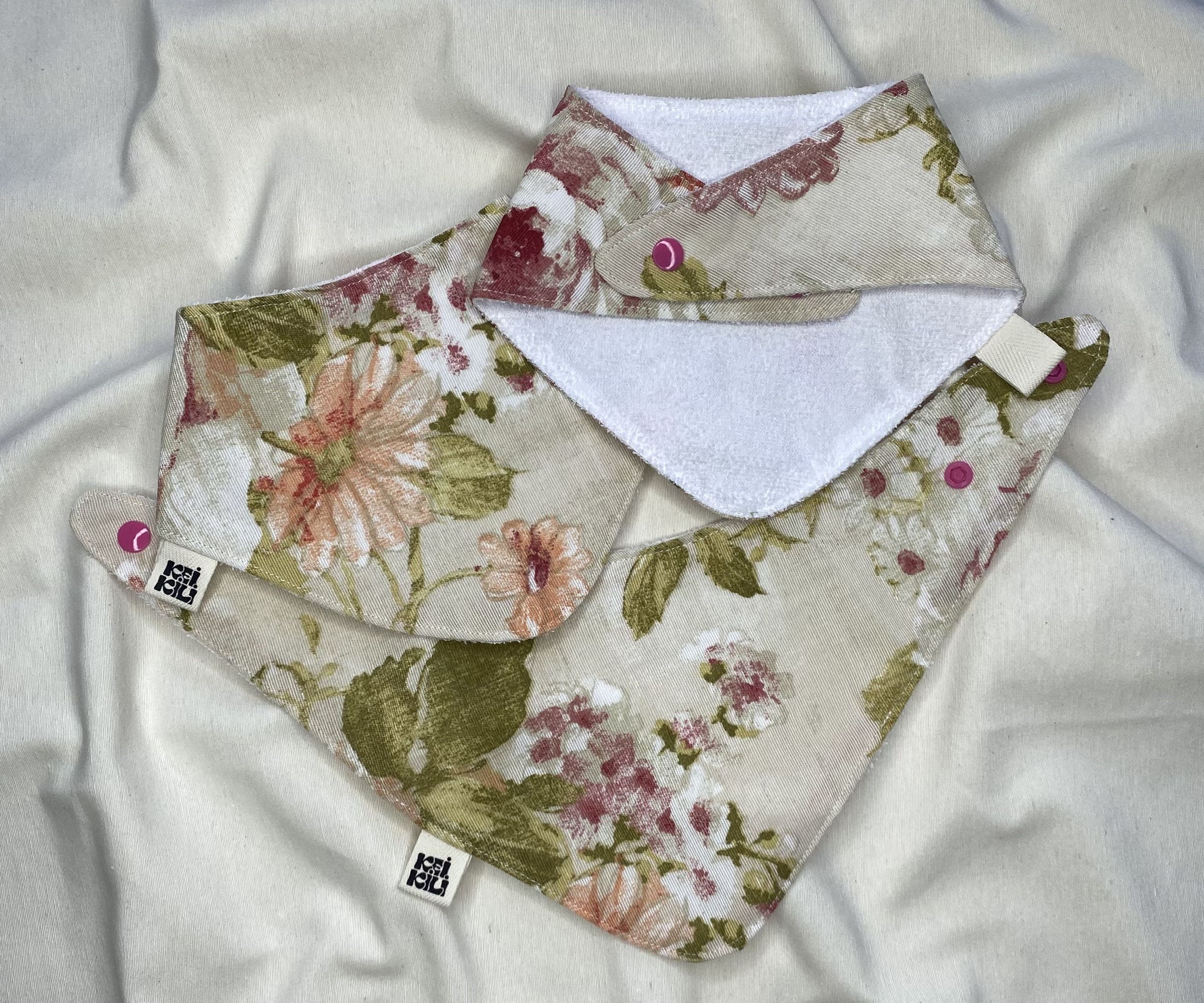 BABERO BANDANA - FLORES