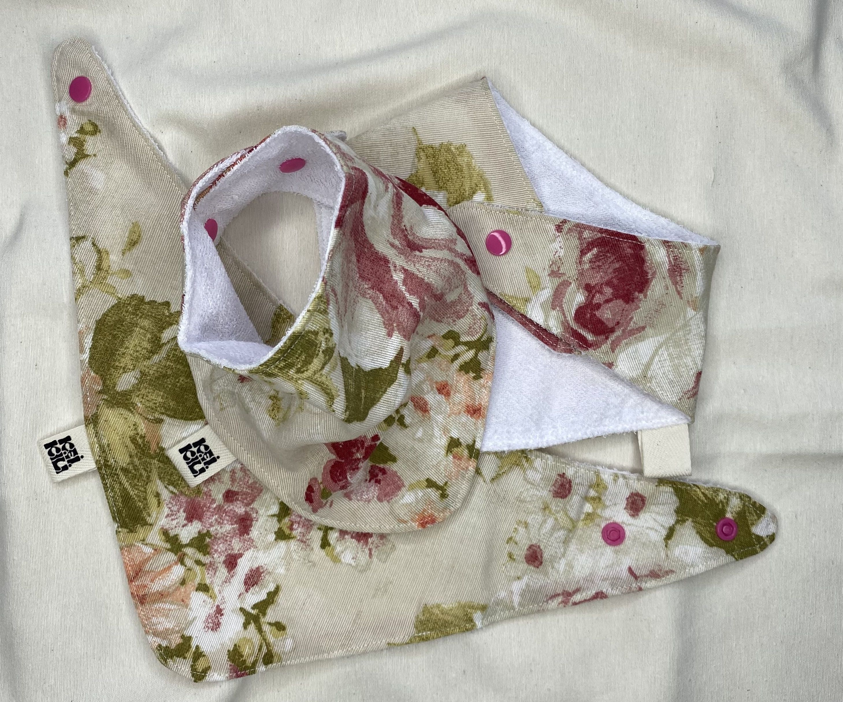BABERO BANDANA - FLORES