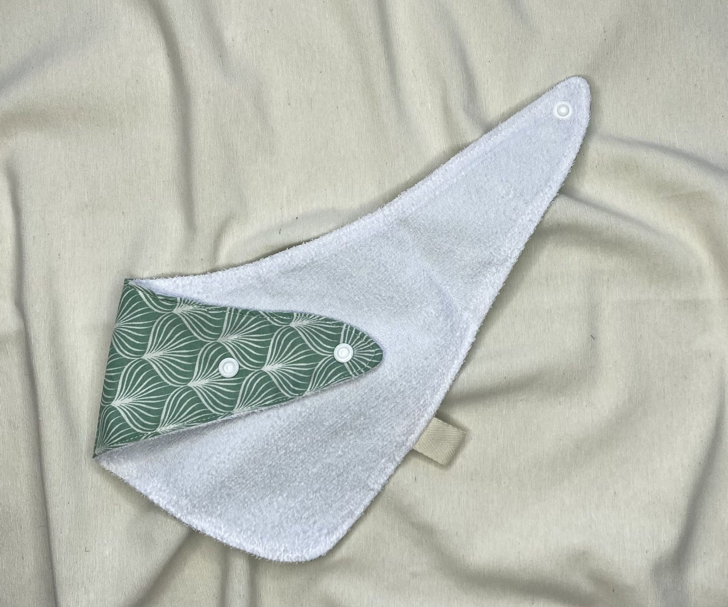 BABERO BANDANA - CONCHAS AZULES