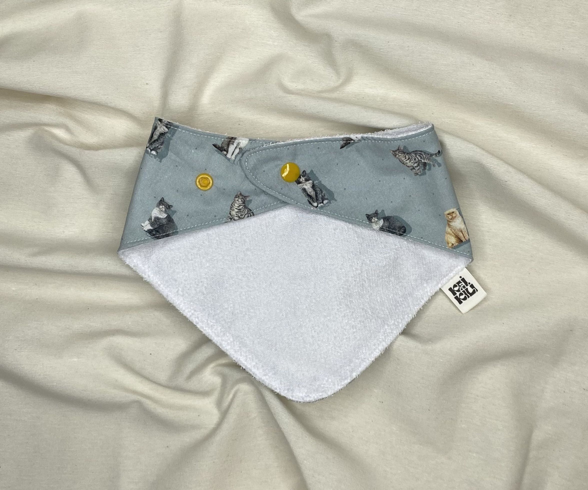 BABERO BANDANA - GATOS