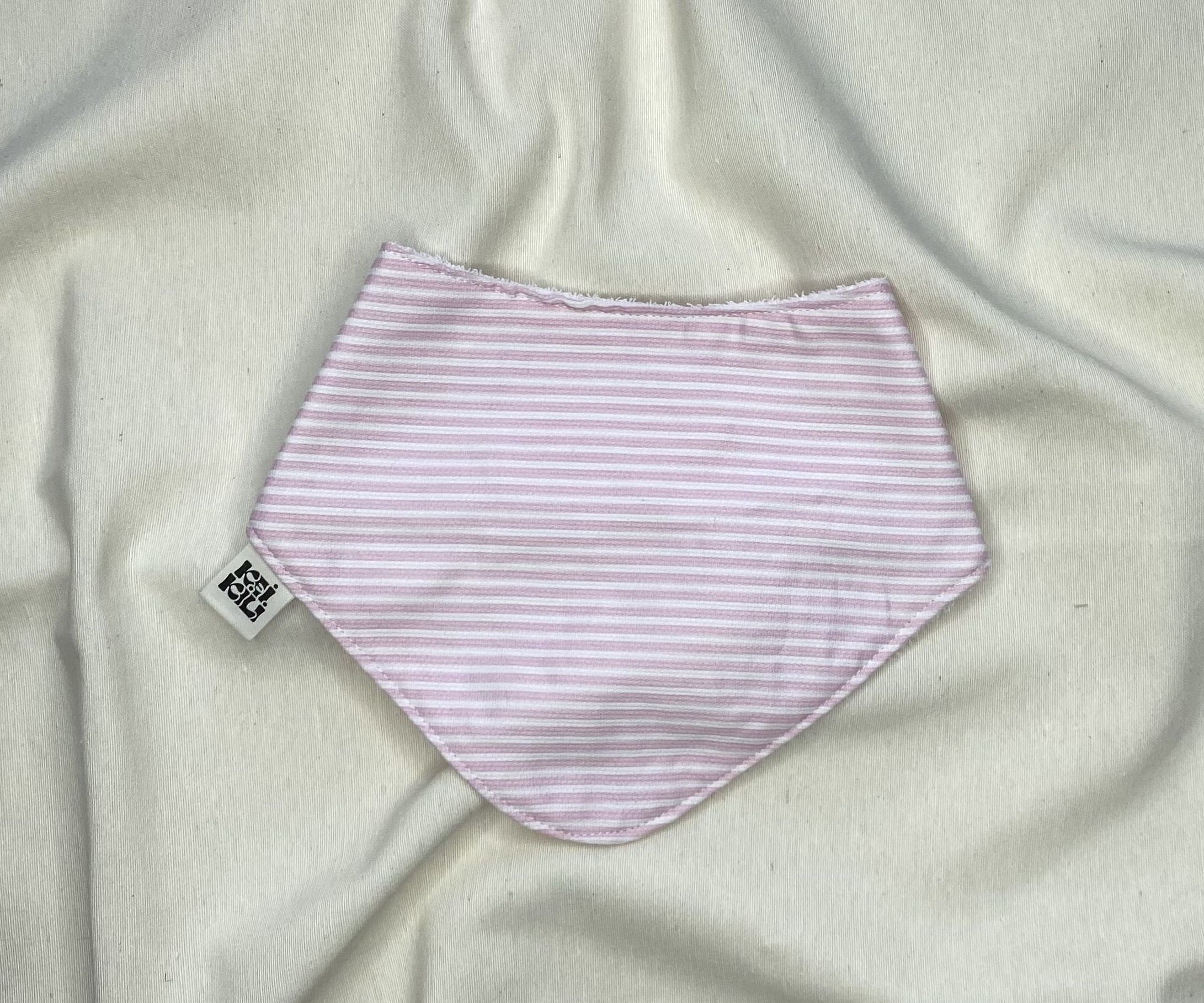 BABERO BANDANA - RAYAS ROSAS