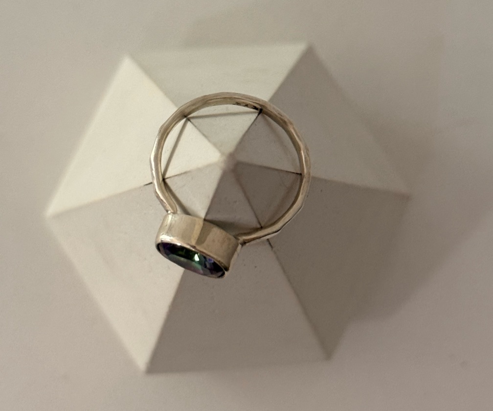 Anillo SHANTI en plata 925 y topacio mistico