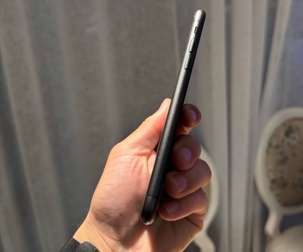 iPhone 11. 64g