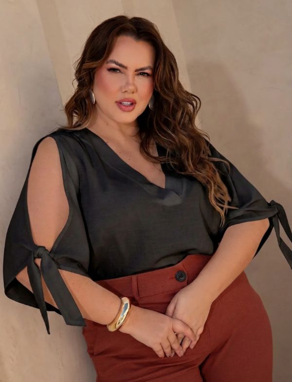 Blusa Laço Preta 52