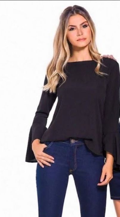 Blusa Babado Mangas Preta G