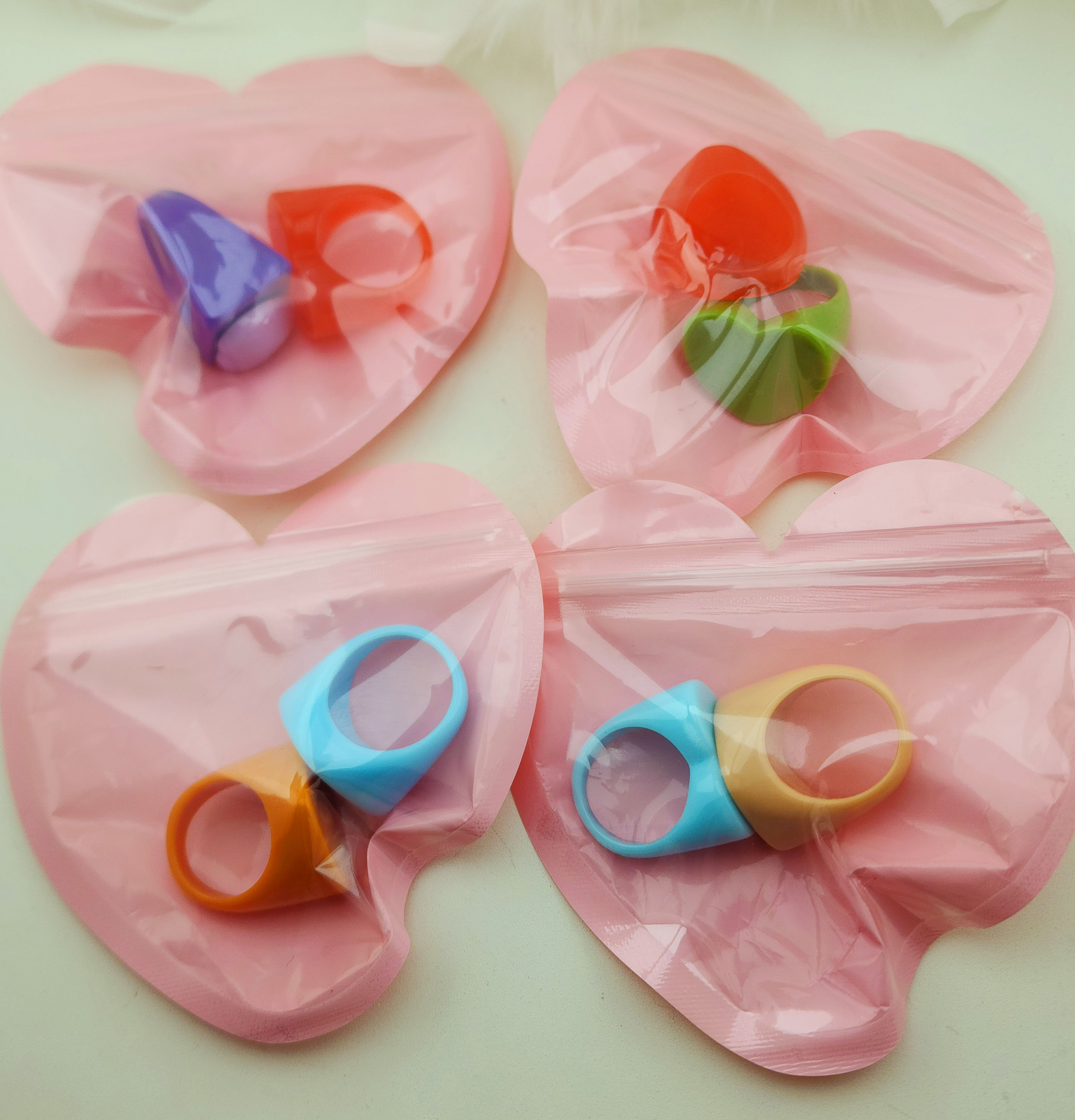 Anillos corazón coloridos × 2 unidades