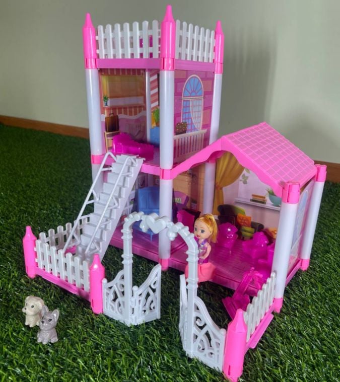 Casa de Muñecas con Accesorios - 82 Piezas